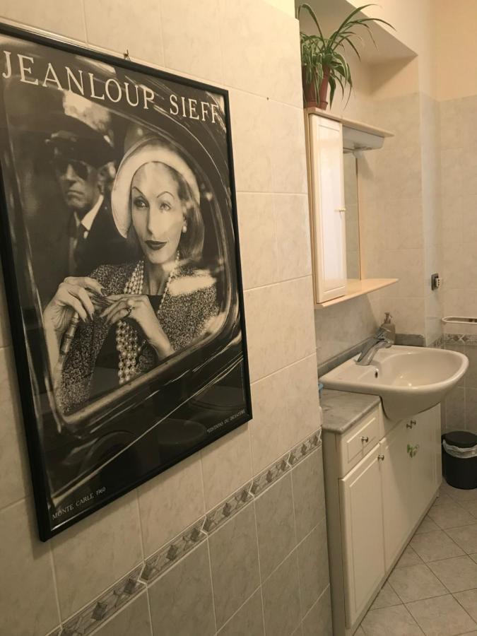 La Casa Del Melograno Daire Alba  Dış mekan fotoğraf