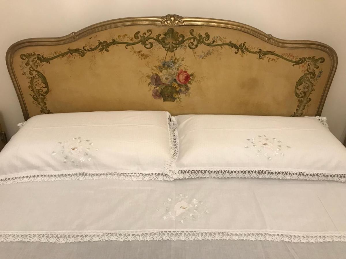 La Casa Del Melograno Daire Alba  Dış mekan fotoğraf